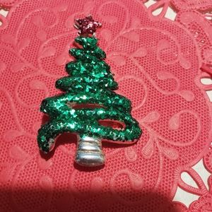 Christmas tress brooch